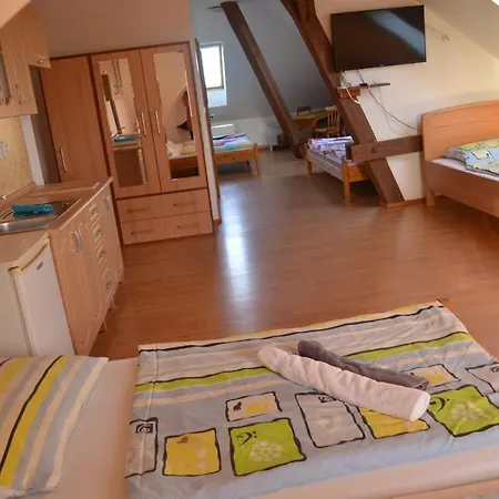Otel Famozclub Bakov nad Jizerou