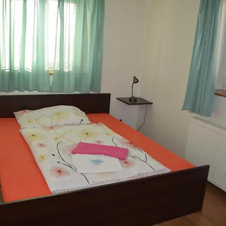 Famozclub Hotel