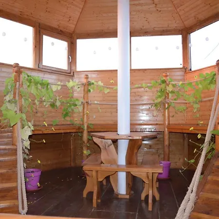 Hotel Famozclub Bakov nad Jizerou